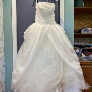 Vera Wang Ballgown Wedding Dress
